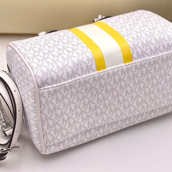 Michael Kors Bedford Crossbody Bag - Picture 10 of 11